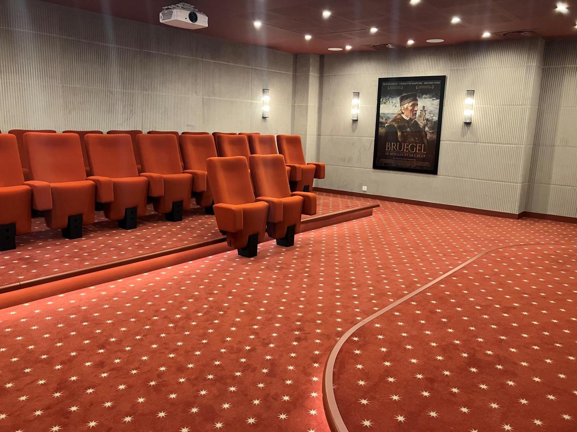 Montana Bussy Saint Georges Aparthotel Екстериор снимка