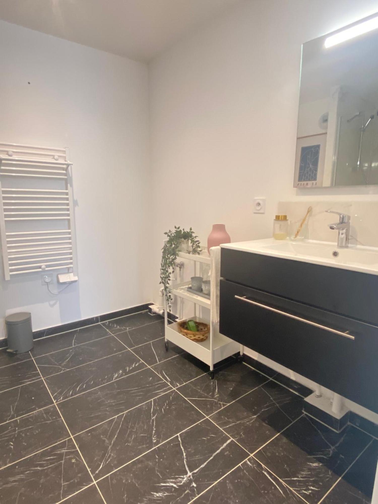 Montana Bussy Saint Georges Aparthotel Екстериор снимка